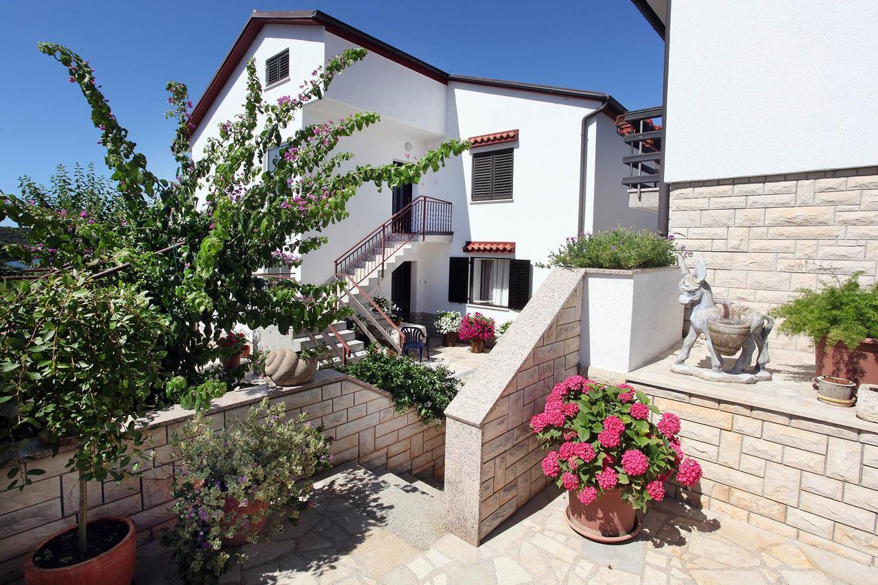 Apartments Patricia Banjole Exterior foto